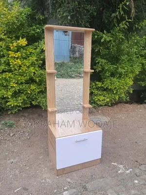 ዘመናዊ የመዋቢያ ጠረጴዛ ( Dressing Table)