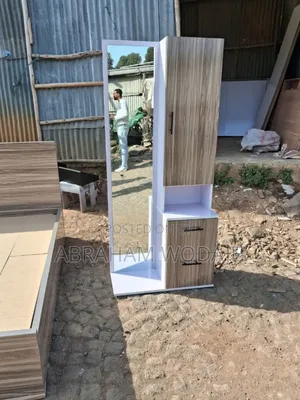 ዘመናዊ የመዋቢያ ጠረጴዛ ( Dressing Table)