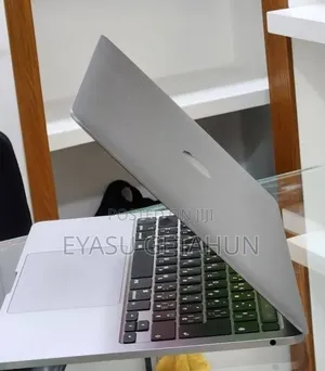 New Laptop Apple MacBook Pro 2020 8GB Intel Core i5 SSD 512GB