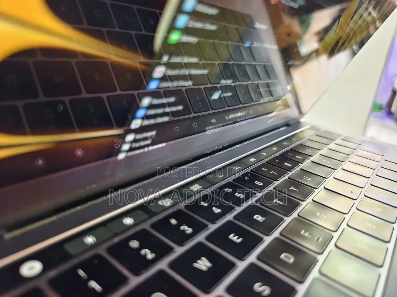 New Laptop Apple MacBook Pro 16GB Intel Core i5 SSD 256GB