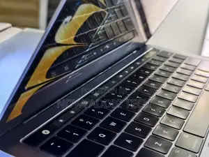 New Laptop Apple MacBook Pro 16GB Intel Core i5 SSD 256GB