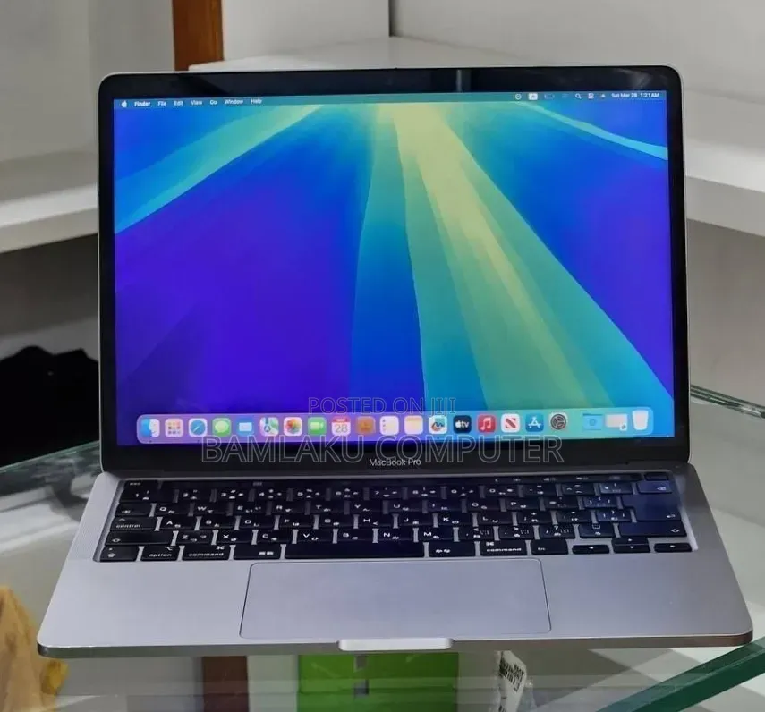 New Laptop Apple MacBook Pro 2020 8GB Intel Core i5 SSD 512GB