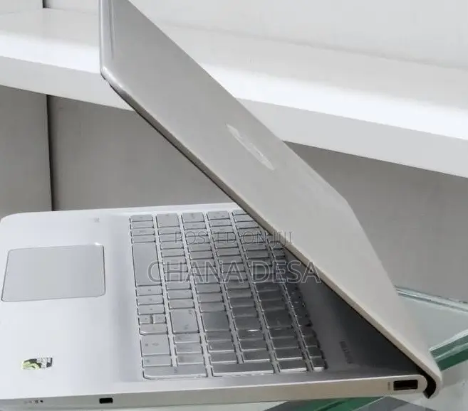 New Laptop HP Envy 15 12GB Intel Core i5 SSD 128GB