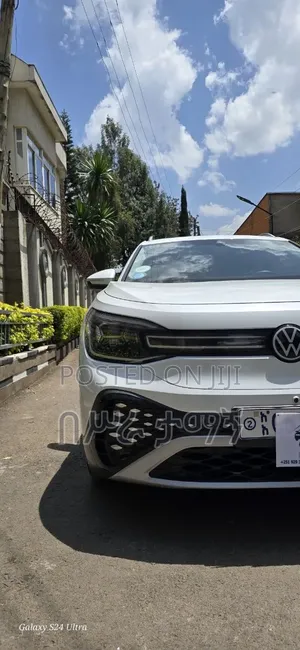 Volkswagen ID.6 2023 White