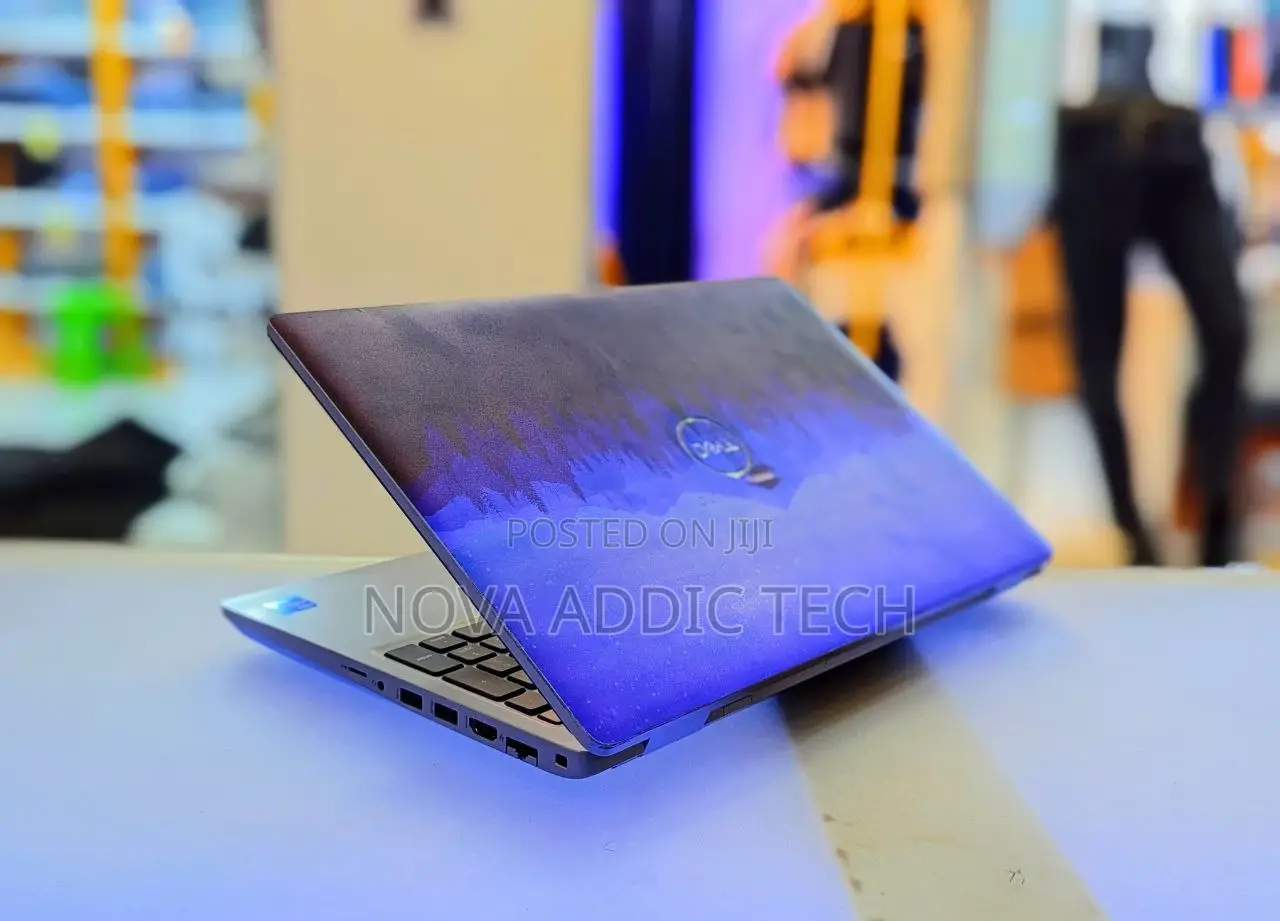 New Laptop Dell Precision 3561 16GB Intel Core i5 SSD 256GB