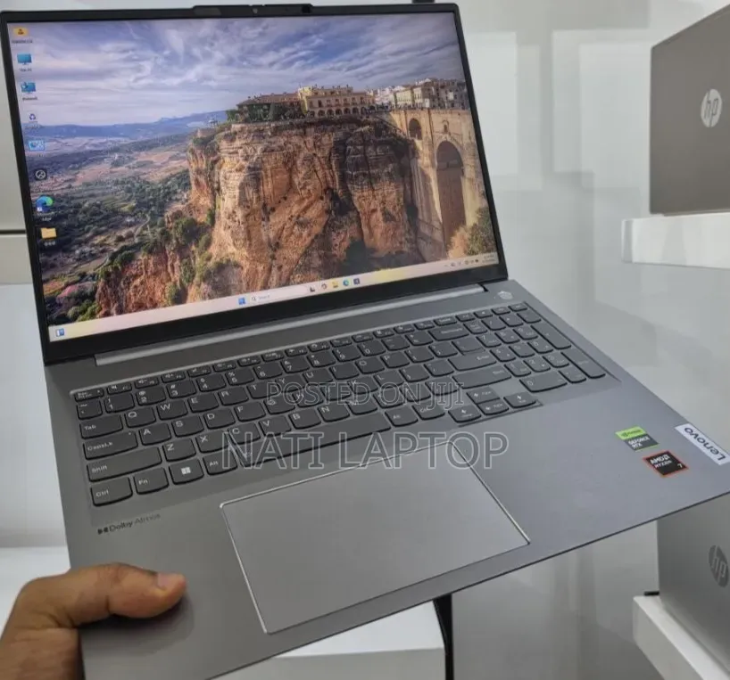 New Laptop Lenovo 32GB AMD Ryzen 7 SSD 1T