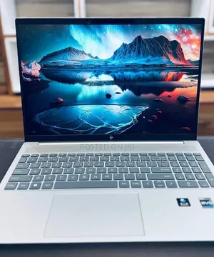 New Laptop HP Pavilion 10 16GB Intel Core i7 SSD 1T