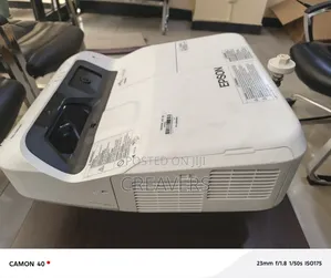 Epson Powerlite 685w Ultra-short Throw Projector