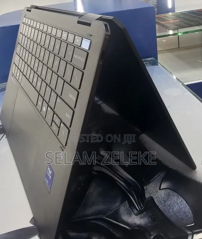 New Laptop HP OmniBook Ultra Flip 14" 16GB Intel Core Ultra 7 SSD 1T