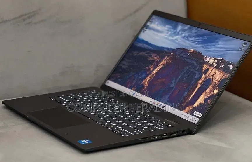New Laptop Dell 16GB Intel Core i5 SSD 256GB