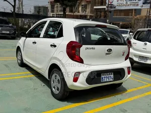 Kia Picanto 2022 White