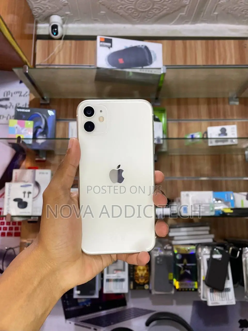 New Apple iPhone 11 64 GB White