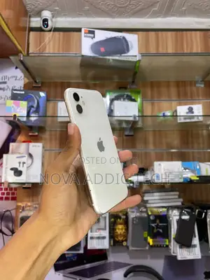 New Apple iPhone 11 64 GB White