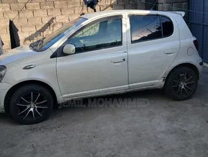 Toyota Vitz 2004 White