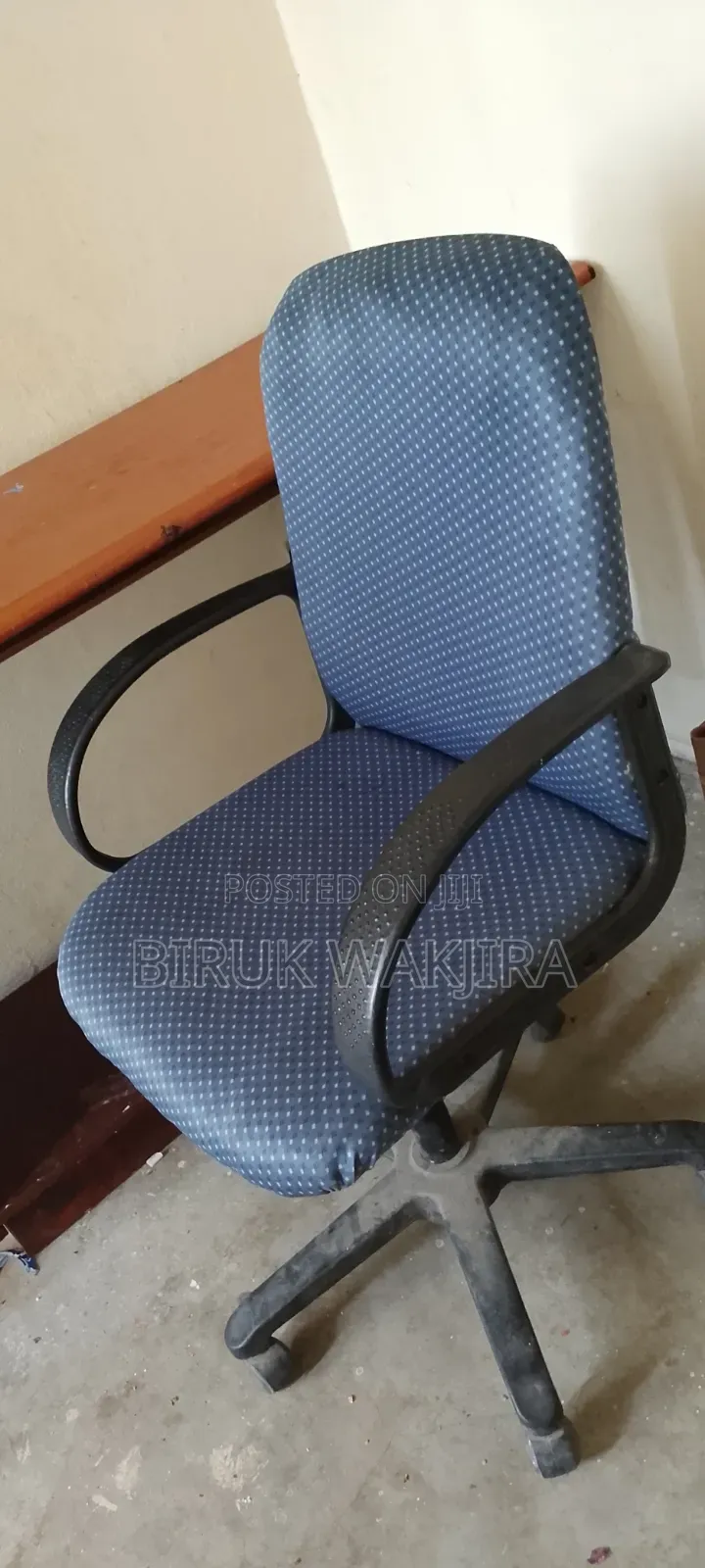 Office Chair and Table Table Size 1.60