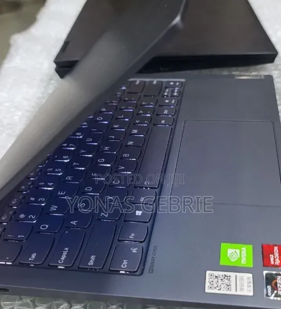 New Laptop Lenovo 16GB AMD Ryzen 5 SSD 512GB
