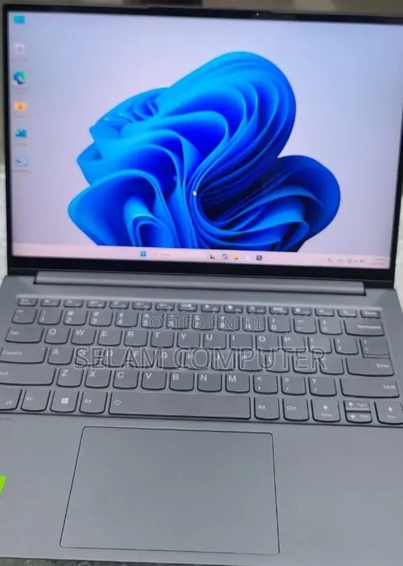 New Laptop Lenovo Legion 5 16GB AMD Ryzen 7 SSD 512GB