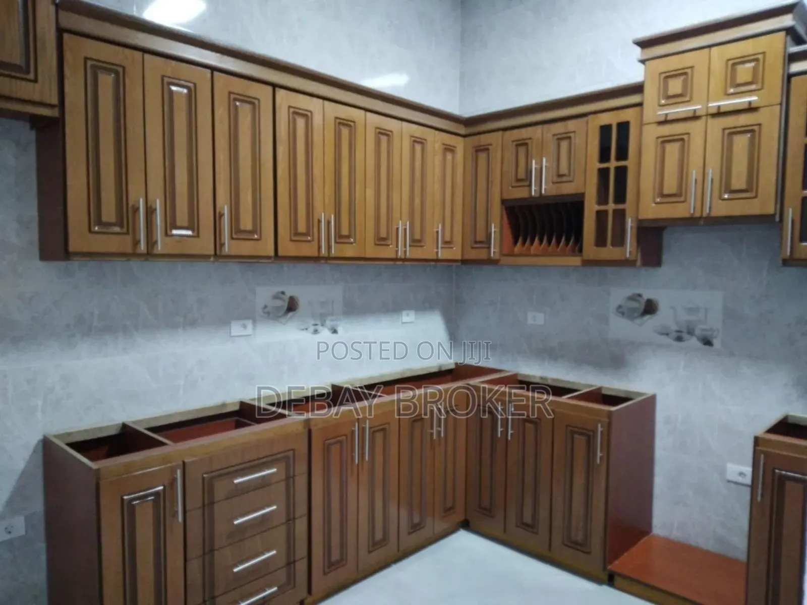 Furnished 5bdrm House in Ayat, Yeka for sale