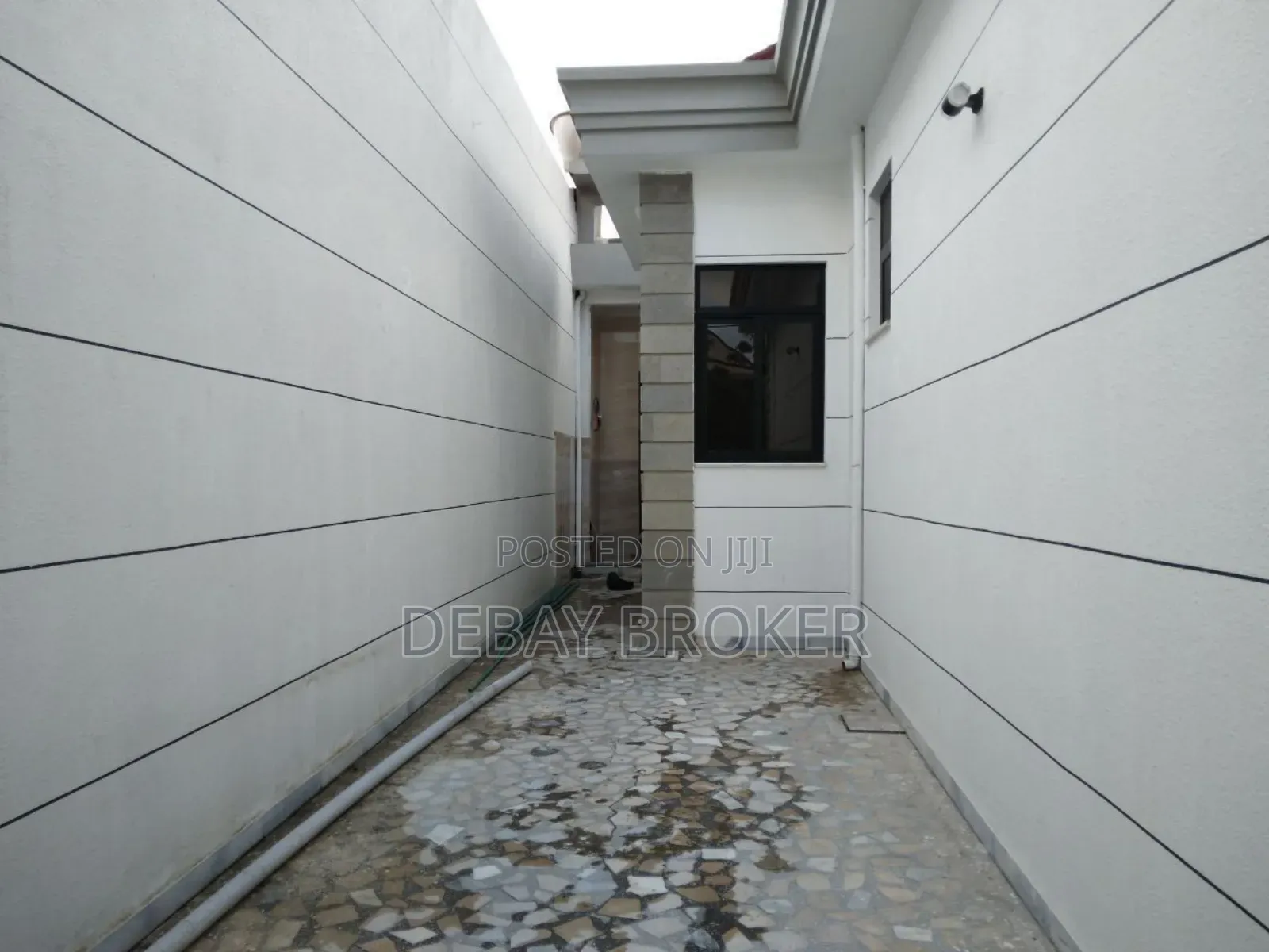 Furnished 5bdrm House in Ayat, Yeka for sale