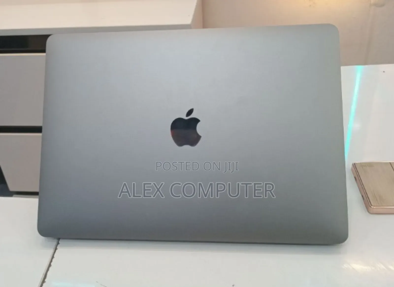 New Laptop Apple MacBook Air 2020 M1 16GB Apple M1 SSD 512GB