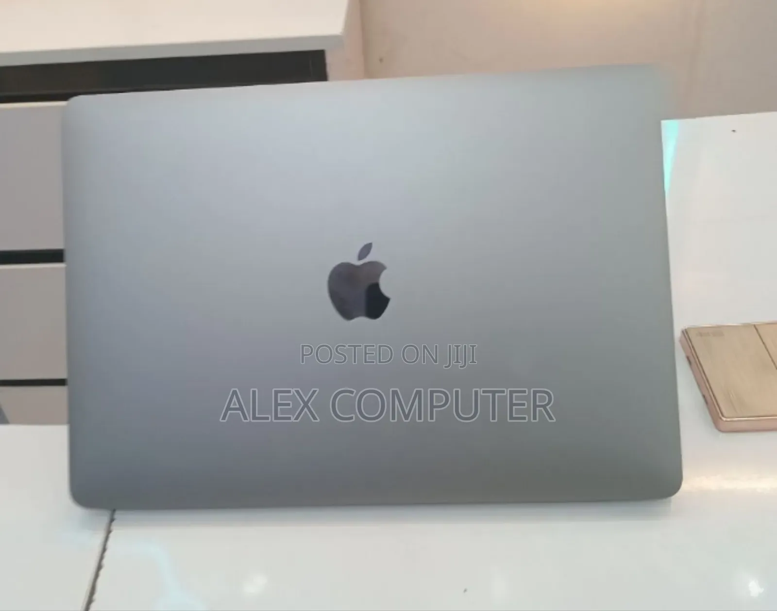 New Laptop Apple MacBook Air 2020 M1 16GB Apple M1 SSD 512GB