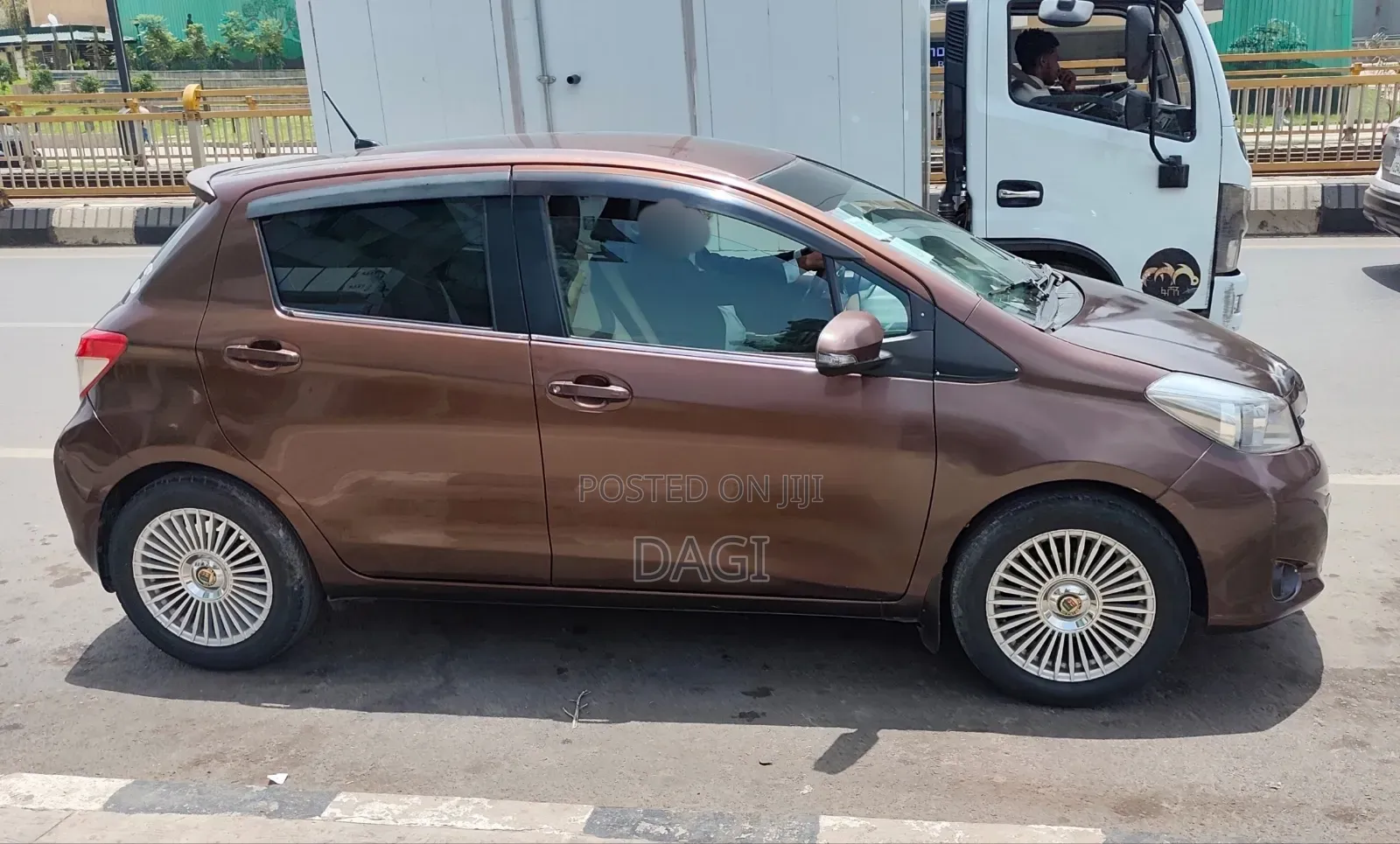 Toyota Yaris Base Hatchback 3dr 2011 Brown