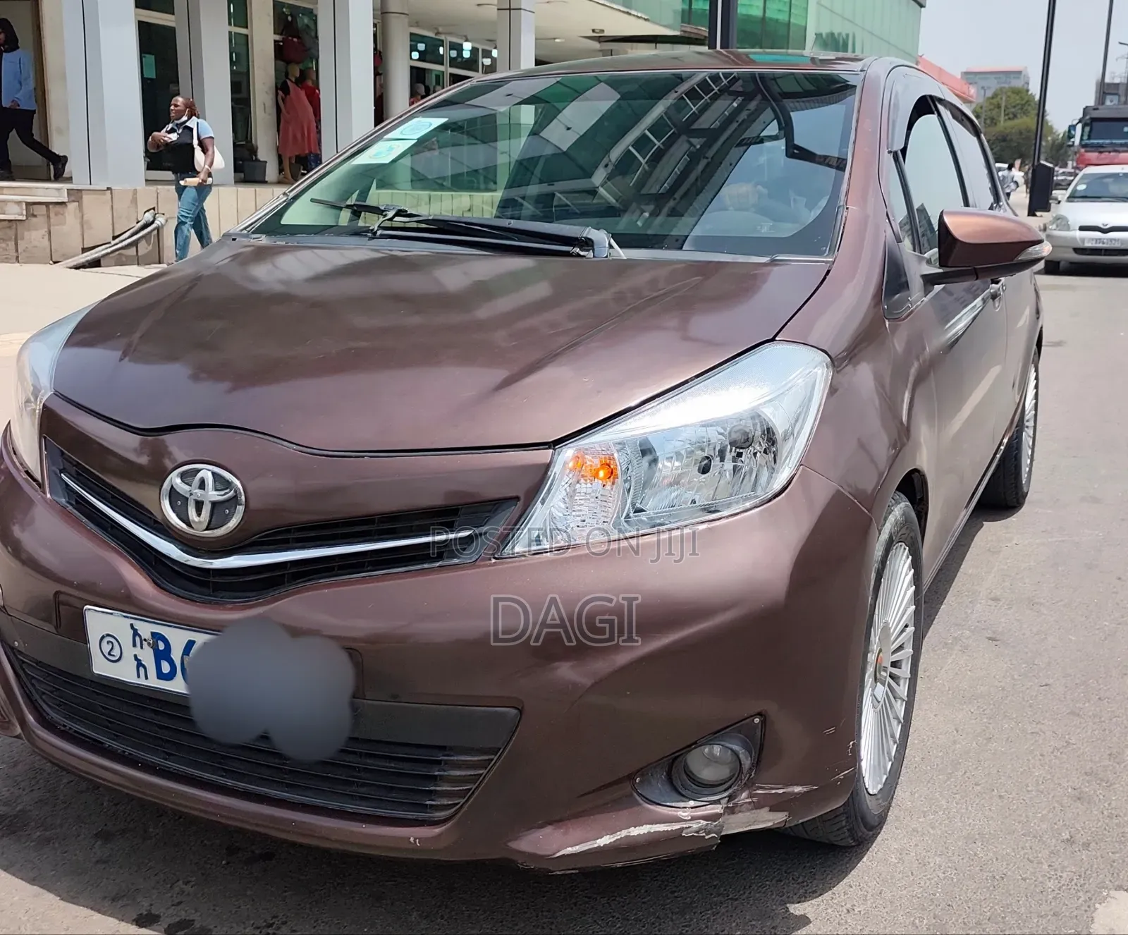 Toyota Yaris Base Hatchback 3dr 2011 Brown