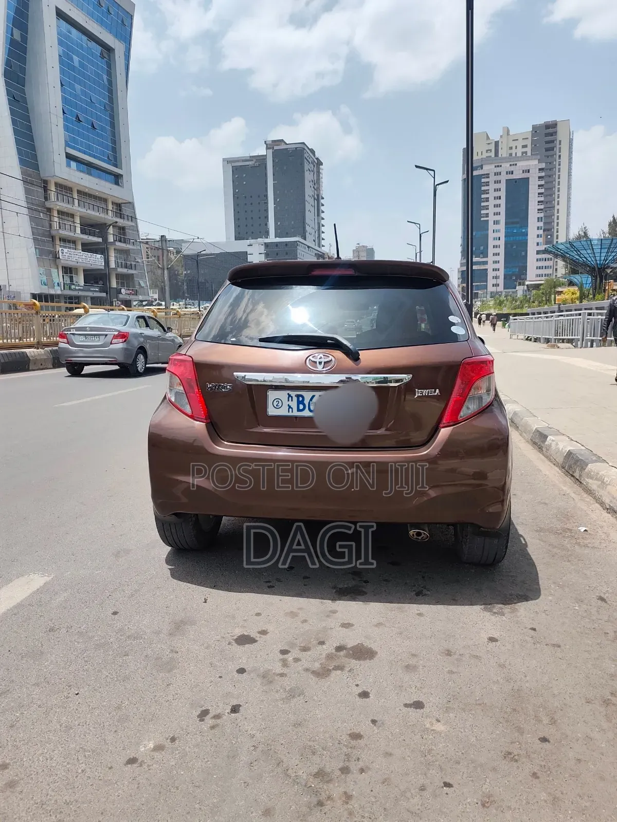 Toyota Yaris Base Hatchback 3dr 2011 Brown