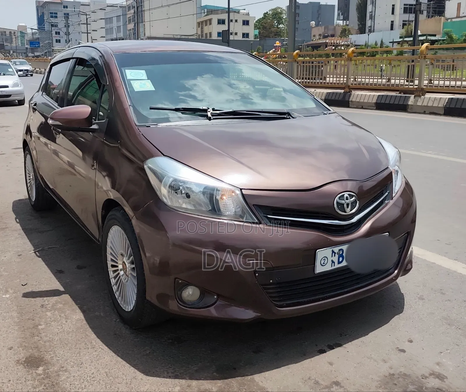 Toyota Yaris Base Hatchback 3dr 2011 Brown