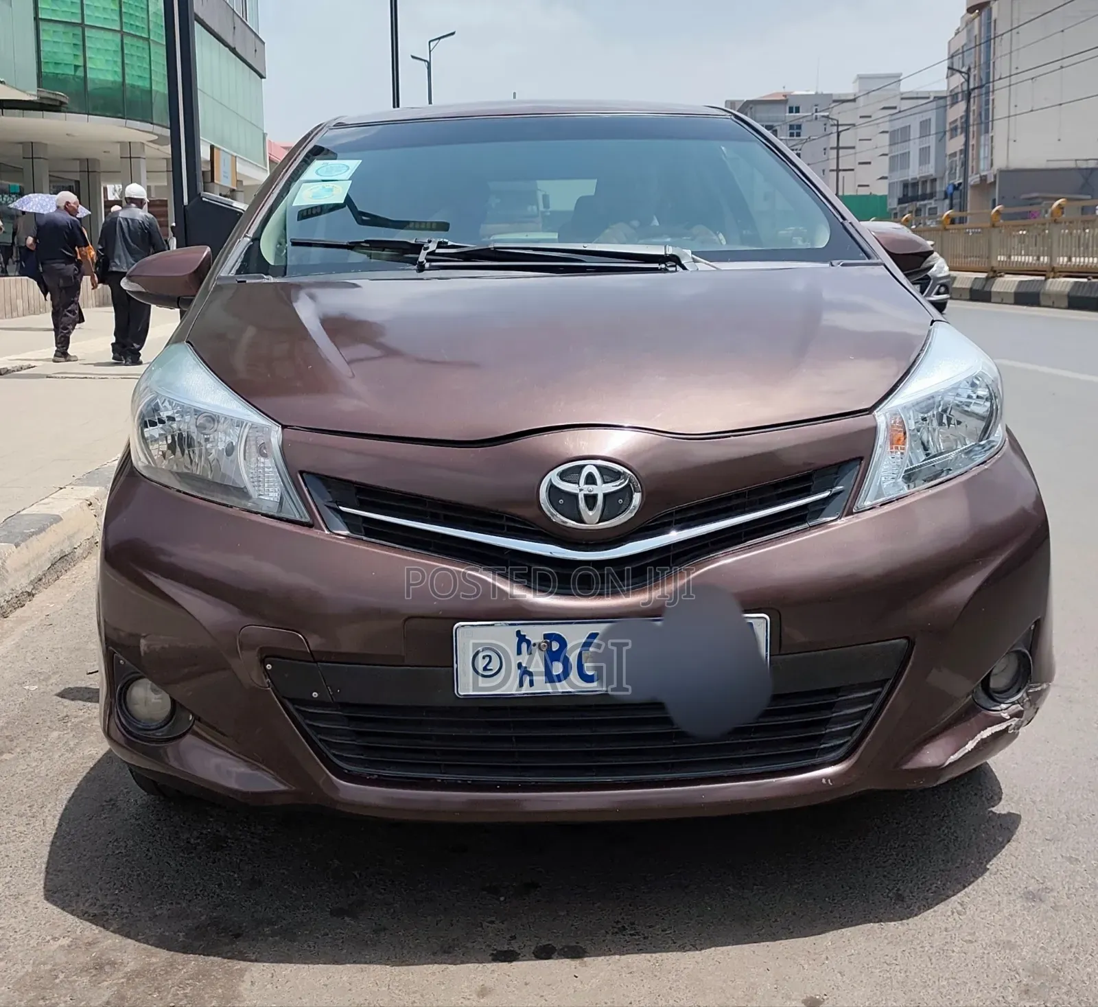 Toyota Yaris Base Hatchback 3dr 2011 Brown