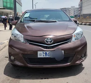 Toyota Yaris Base Hatchback 3dr 2011 Brown
