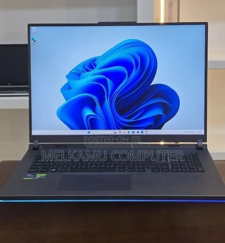New Laptop Asus ROG Strix G17 32GB Intel Core i9 SSD 2T