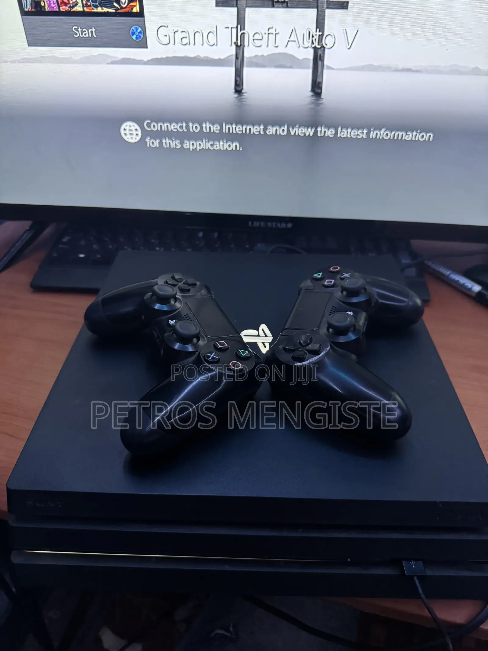 Playstation 4 Pro With 2 Orginal Controller