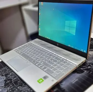 New Laptop HP Pavilion 15 8GB Intel Core i5 SSD 256GB