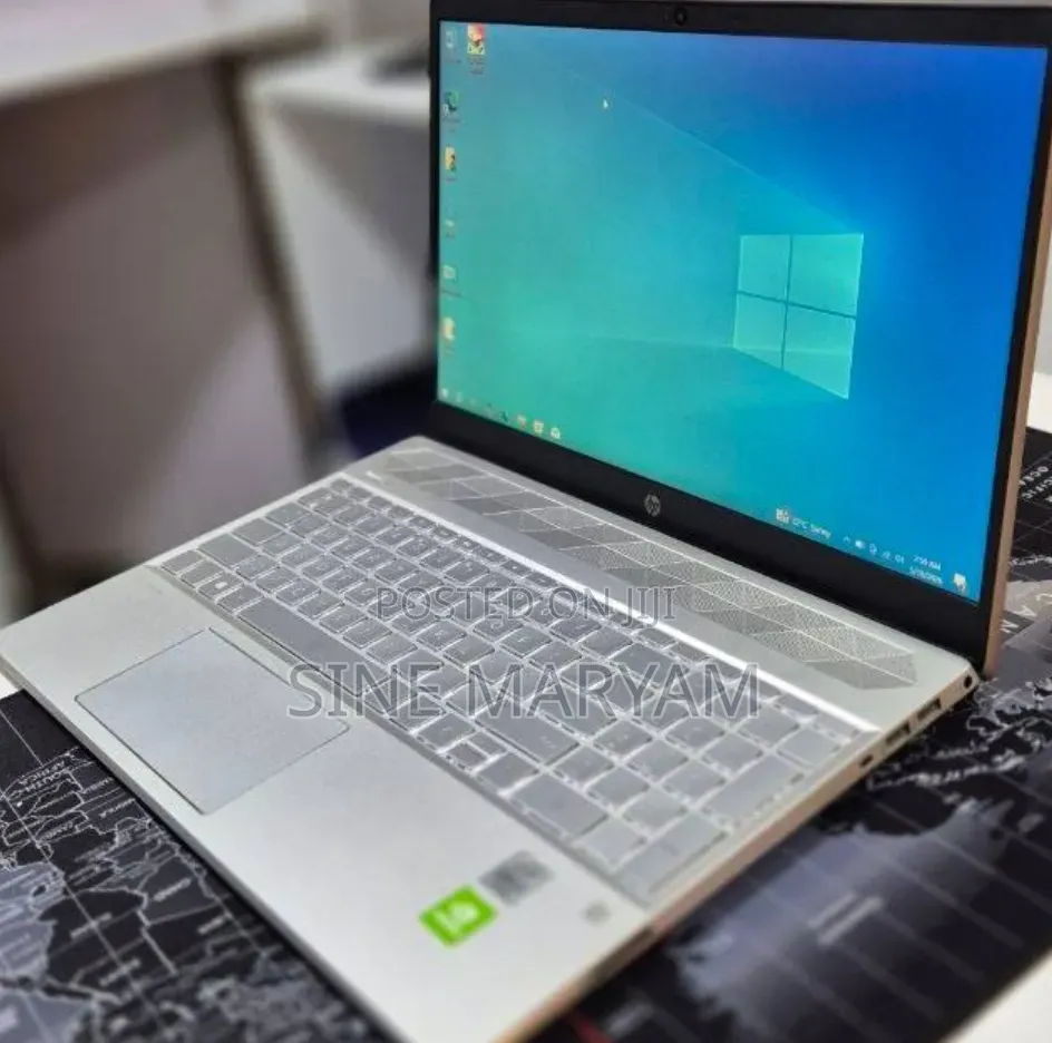 New Laptop HP Pavilion 15 8GB Intel Core i5 SSD 256GB
