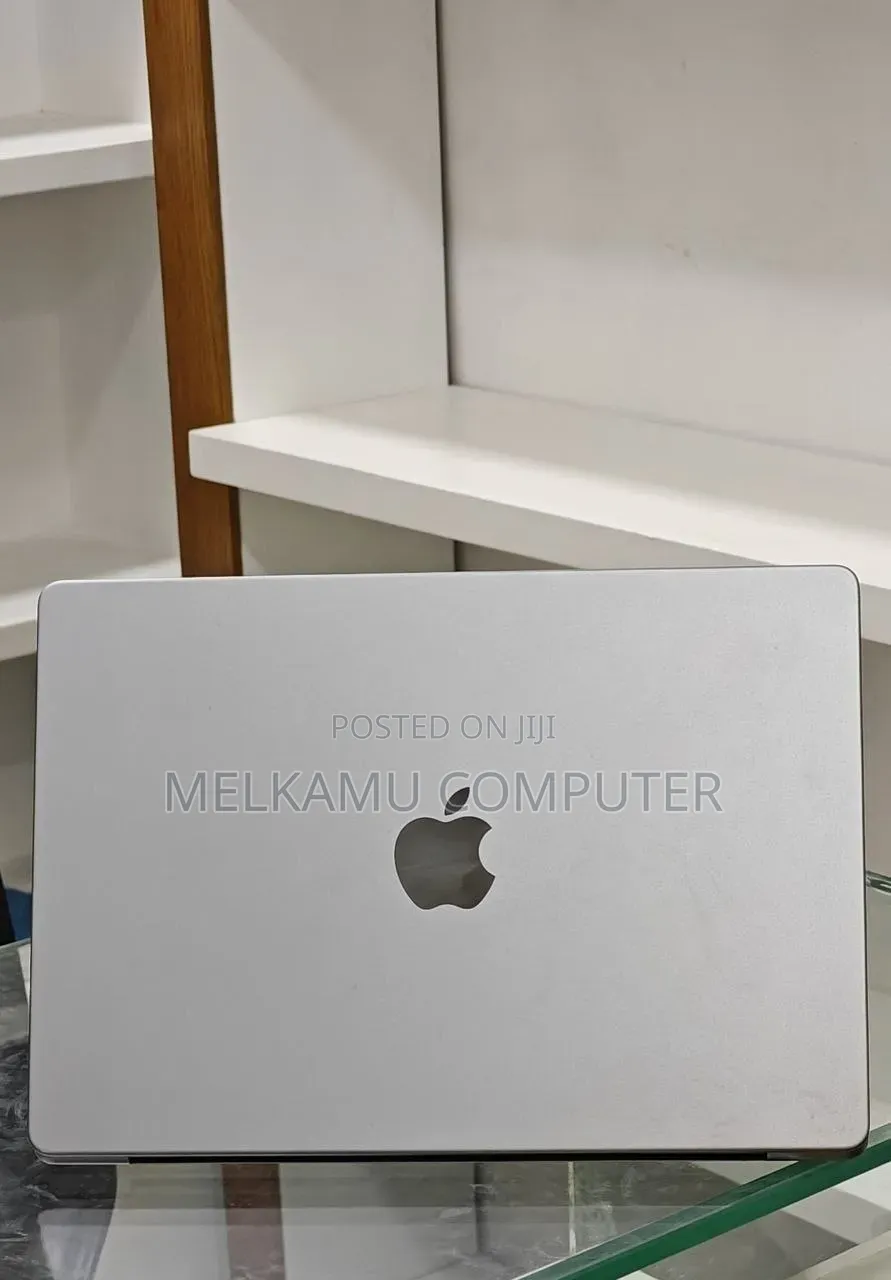 New Laptop Apple MacBook Pro 2023 M3 14-inch 8GB Apple M3 SSD 512GB