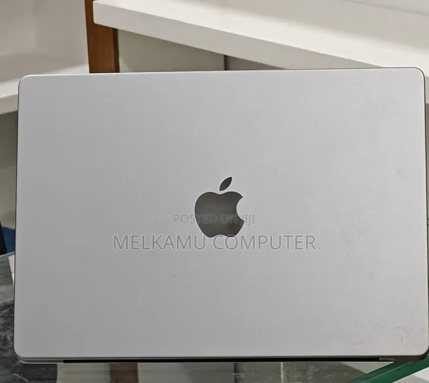 New Laptop Apple MacBook Pro 2023 M3 14-inch 8GB Apple M3 SSD 512GB