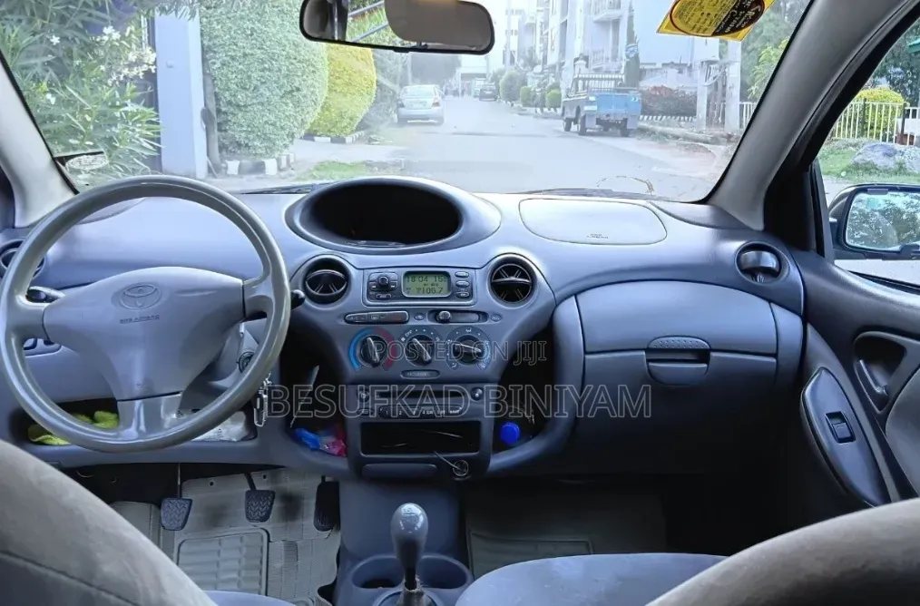Toyota Vitz 1.0 FWD 3dr 2000 Blue