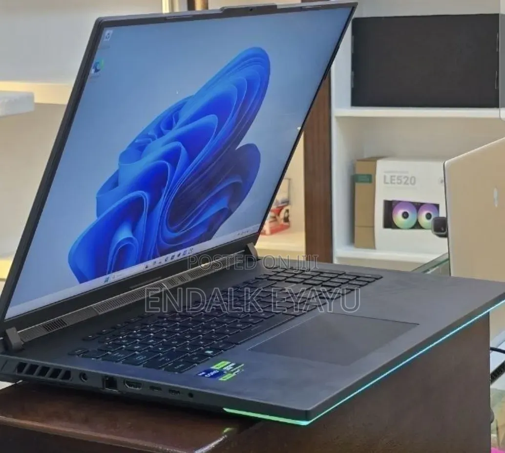 New Laptop Asus 32GB Intel Core i9 SSD 2T