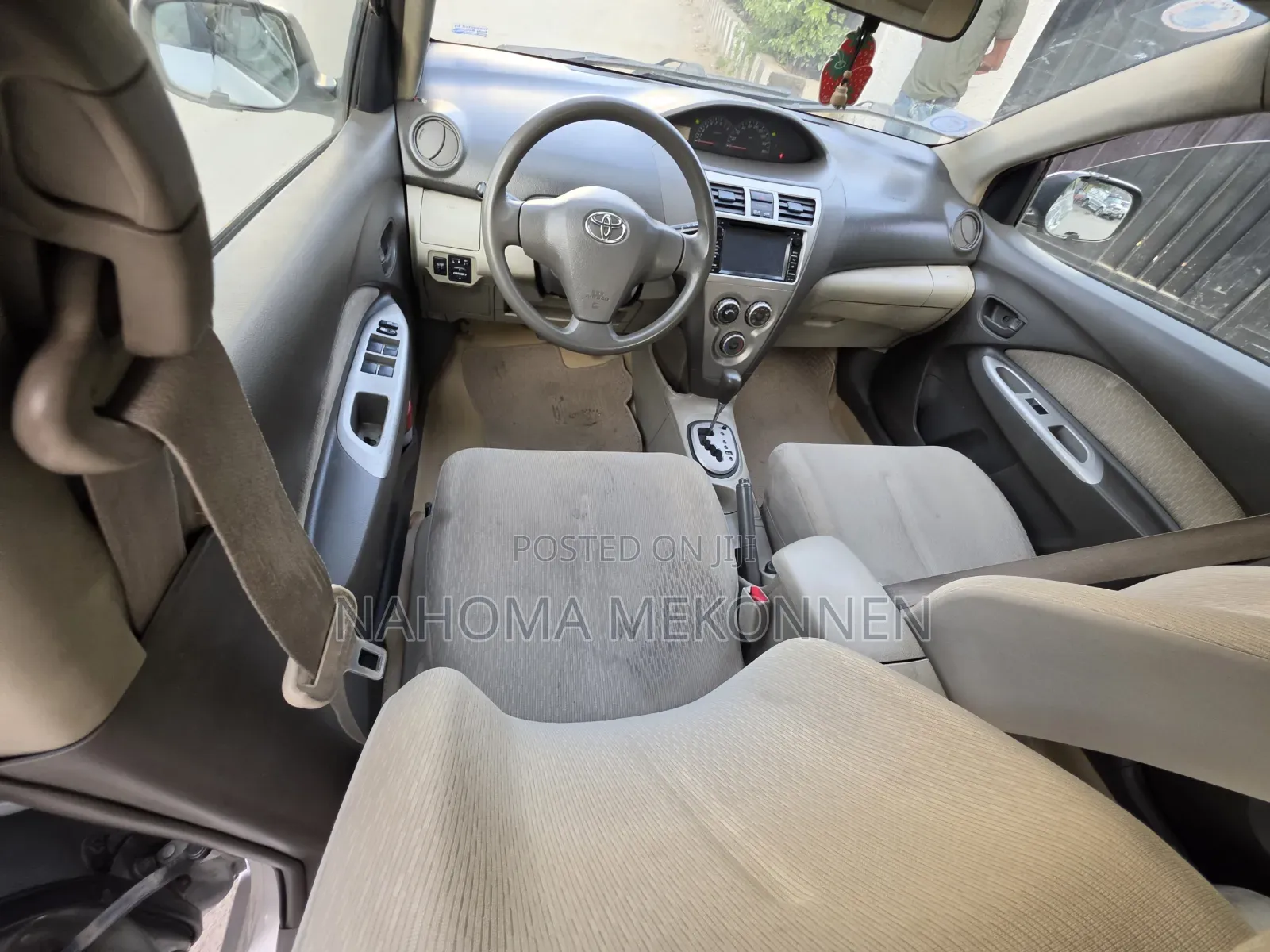 Toyota Belta 2010 Silver