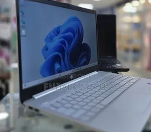New Laptop HP 16GB Intel Core i7 SSD 512GB