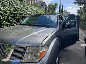 Nissan Frontier 2006 Gray