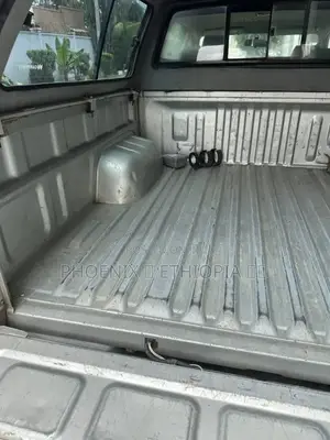 Nissan Frontier 2006 Gray