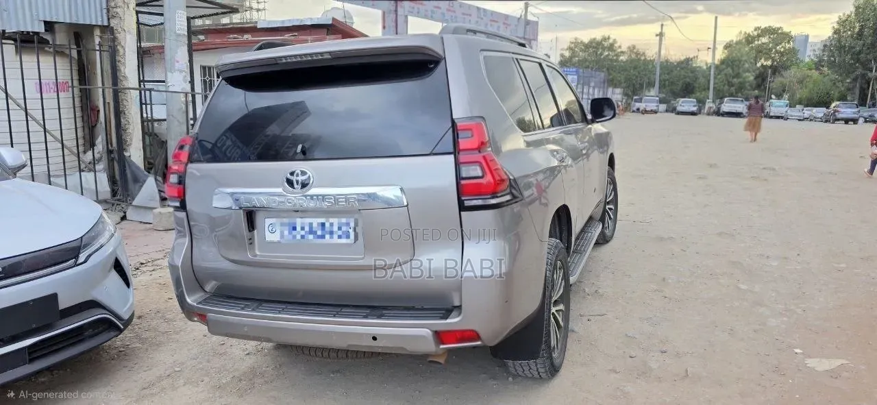 Toyota Land Cruiser Prado 2021 Gray