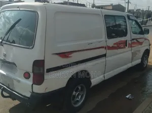 Toyota HiAce 1999 Beige