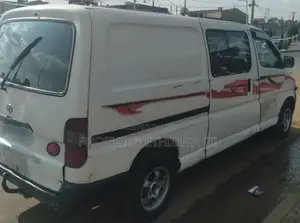 Toyota HiAce 1999 Beige
