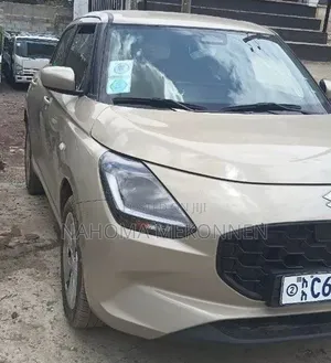 Suzuki Swift 2024 Gold