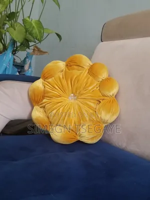 የሶፋ እና የመጋረጃ