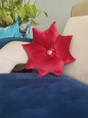 የሶፋ እና የመጋረጃ