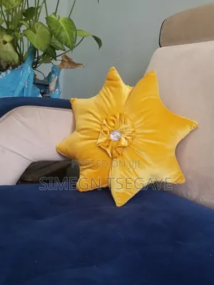 የሶፋ እና የመጋረጃ
